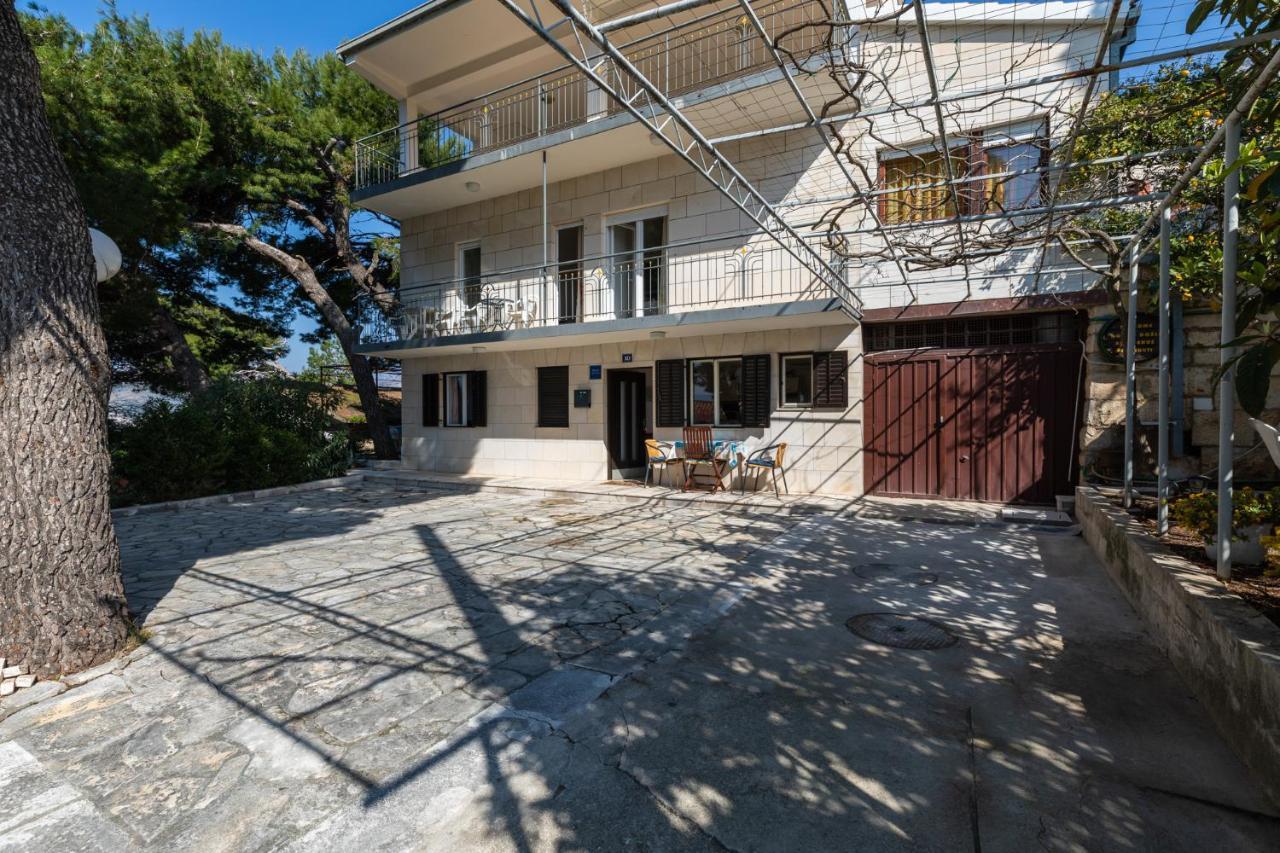Urban Edge - Beach Apartments 오미스 외부 사진
