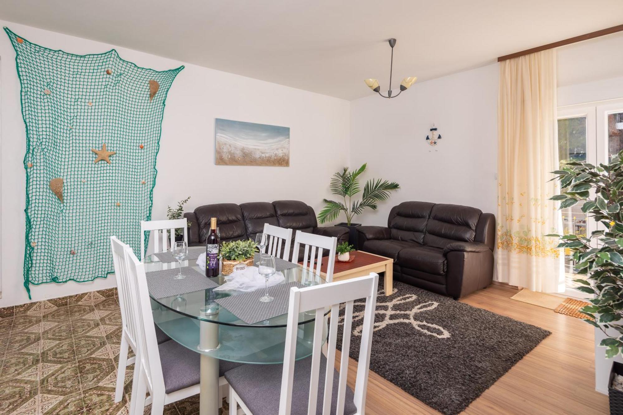 Urban Edge - Beach Apartments 오미스 외부 사진