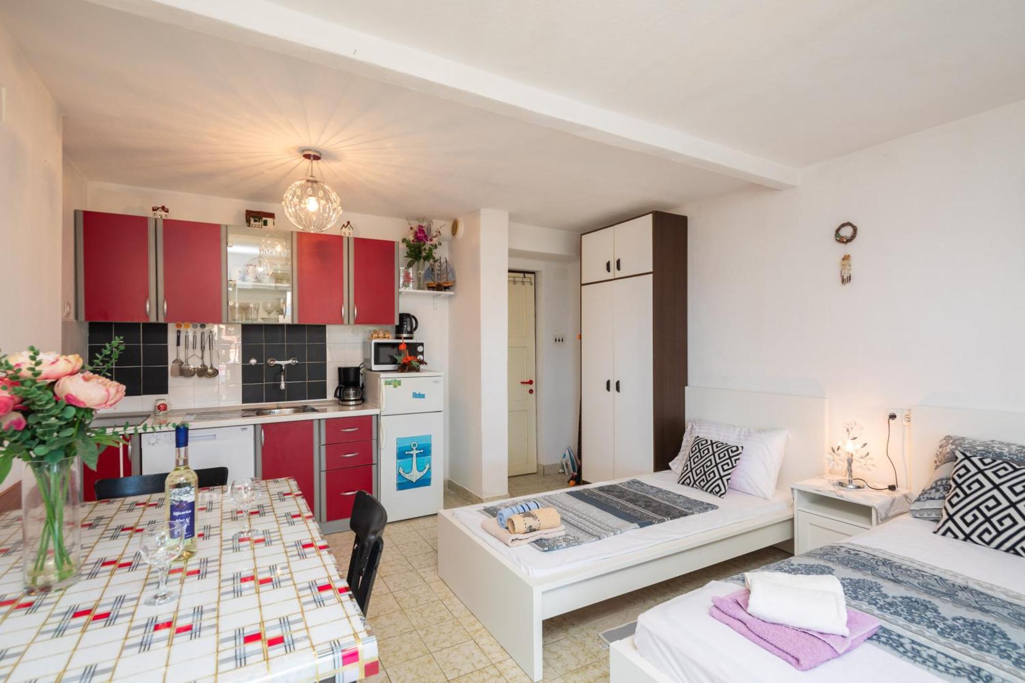 Urban Edge - Beach Apartments 오미스 외부 사진