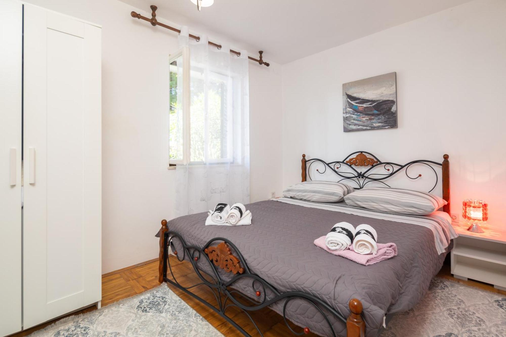 Urban Edge - Beach Apartments 오미스 외부 사진