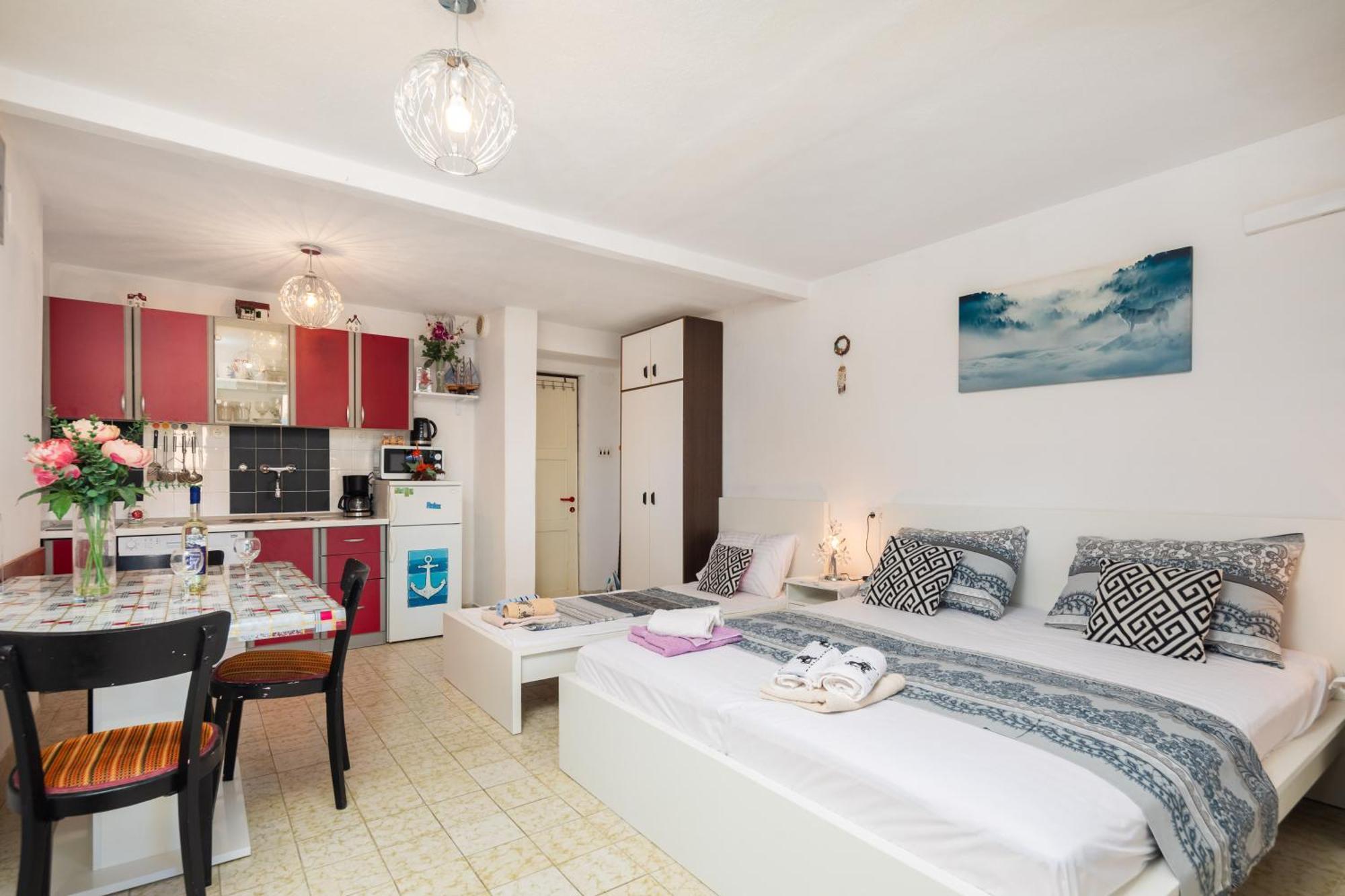 Urban Edge - Beach Apartments 오미스 외부 사진