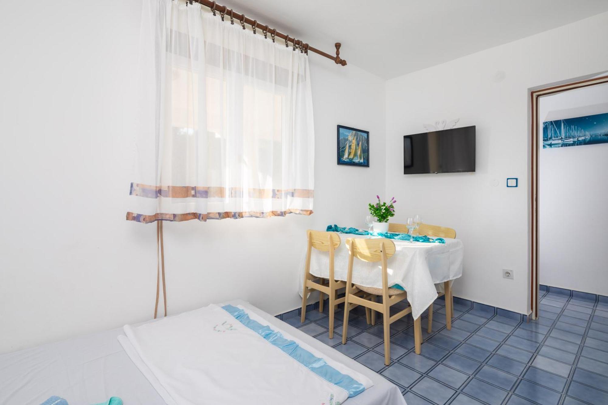 Urban Edge - Beach Apartments 오미스 외부 사진