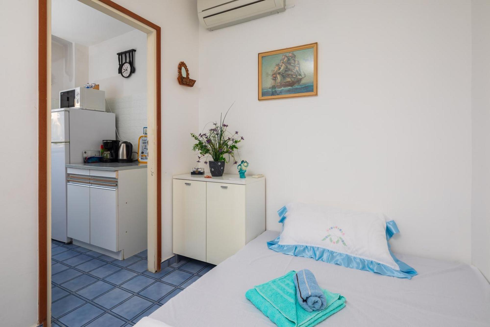 Urban Edge - Beach Apartments 오미스 외부 사진