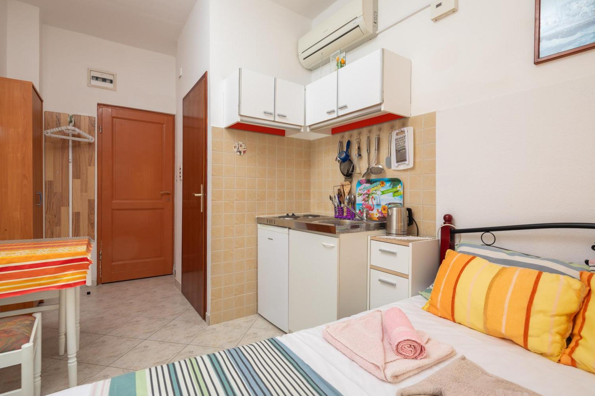 Urban Edge - Beach Apartments 오미스 외부 사진