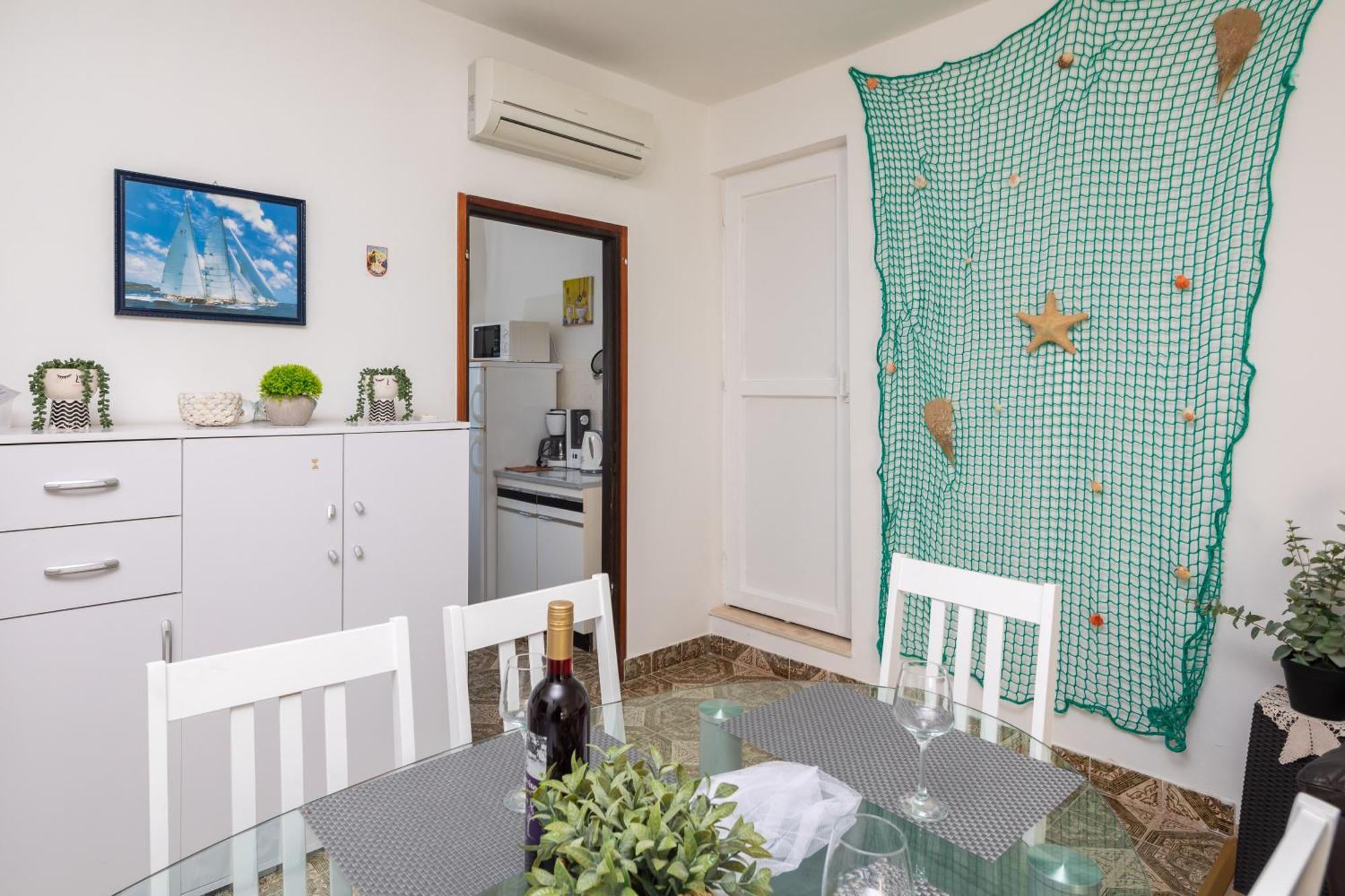 Urban Edge - Beach Apartments 오미스 외부 사진